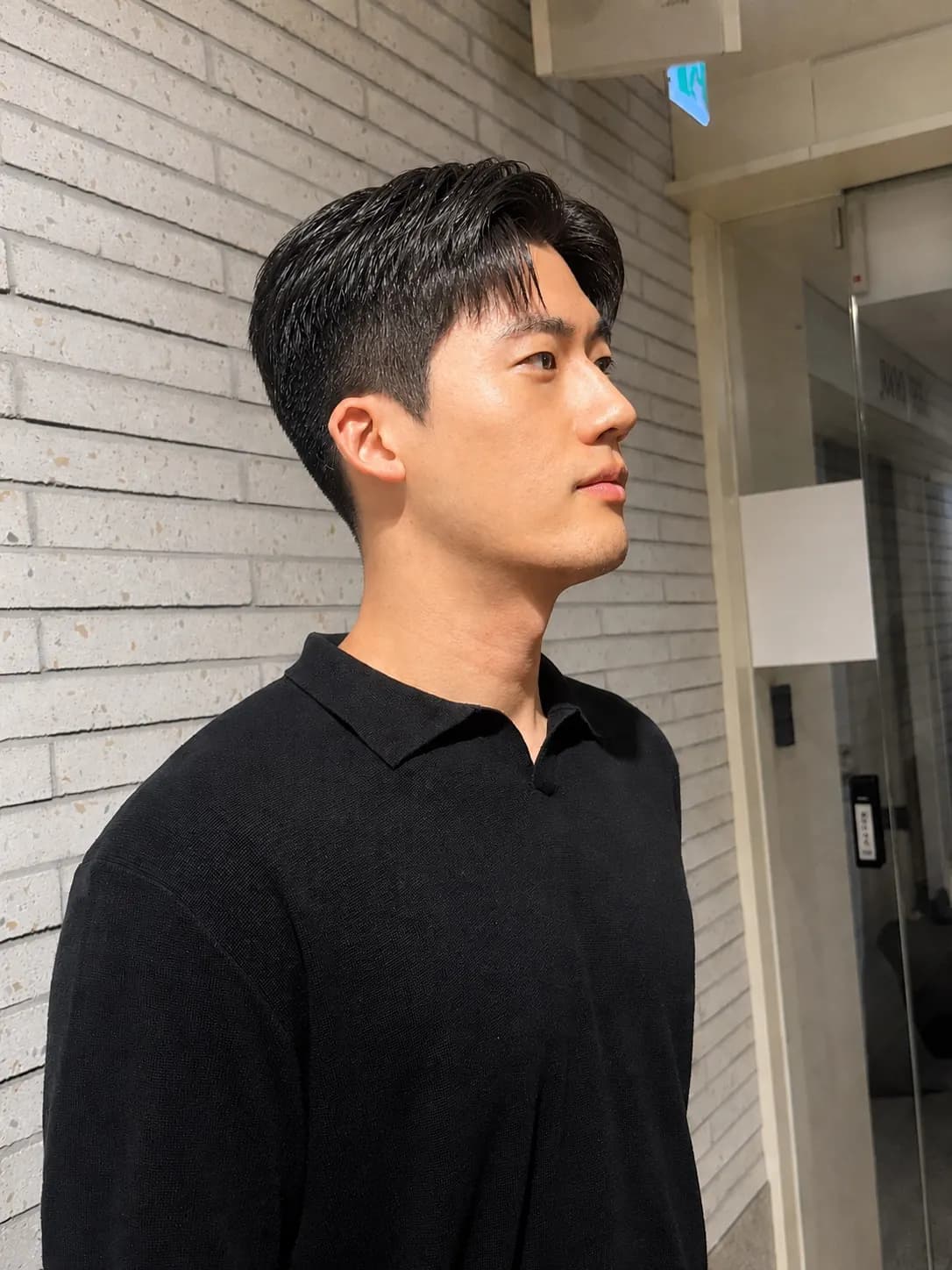 남성 짧은 기장 커트 (사이드 뷰) — 준오헤어 강남역1호점